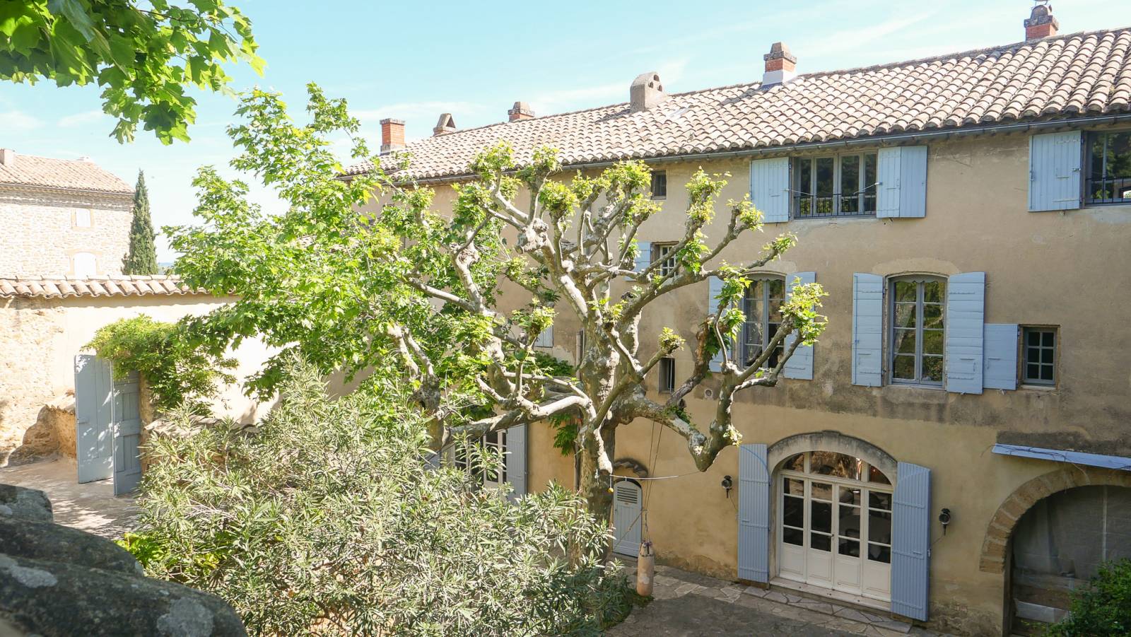 Maison de Village à louer, authenticité et charme d'Autrefois Rochegude  Piscine et trampoline