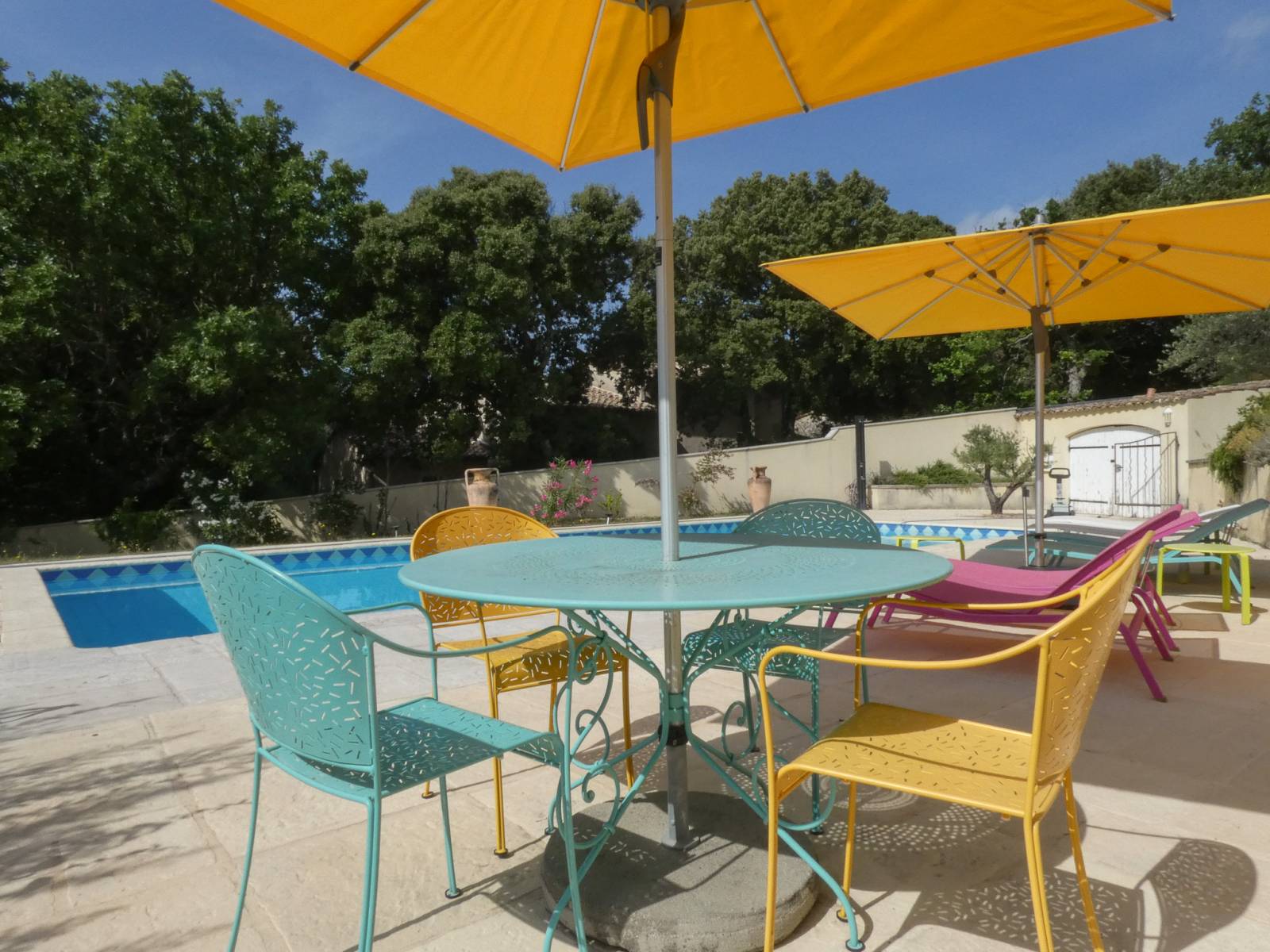 Villa Provençale à louer avec piscine clôturée Clansayes  