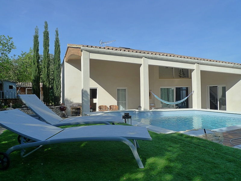 Villa en location sasonnière à Grignan avec piscine privée