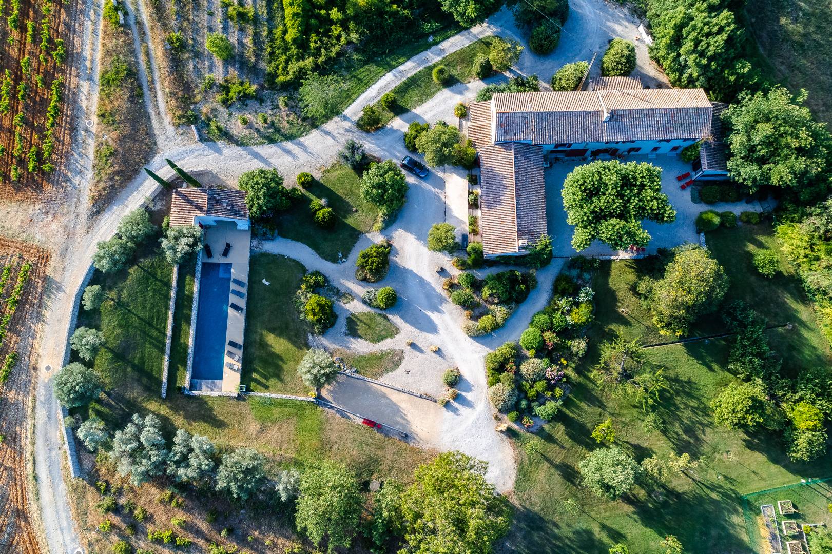 La Génouine, piscine chauffée, jardin clos en Drôme Provençale Suze la Rousse  Piscine privée chauffée