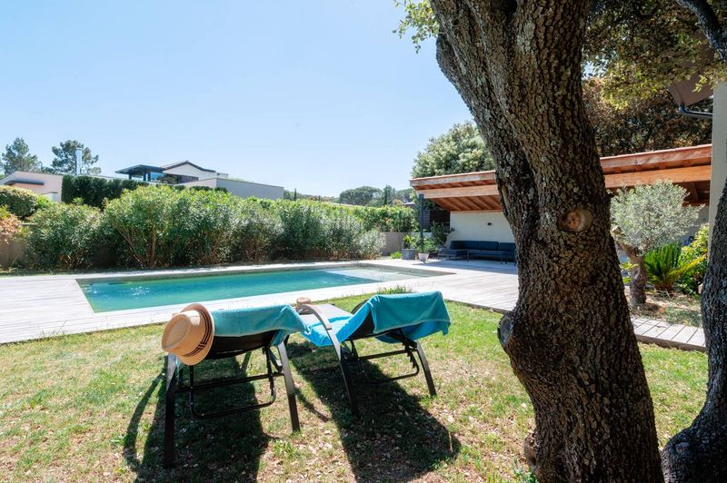 Location saisonnière en Drôme Provençale, avec piscine privée